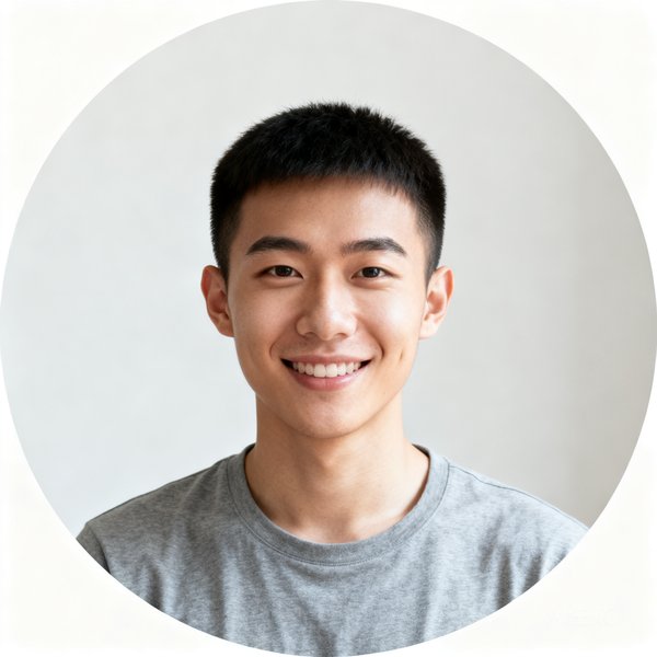 王浩然联合创始人兼CTO的圆形头像，年轻男性，短发精干，穿着灰色T恤，面带微笑看向镜头